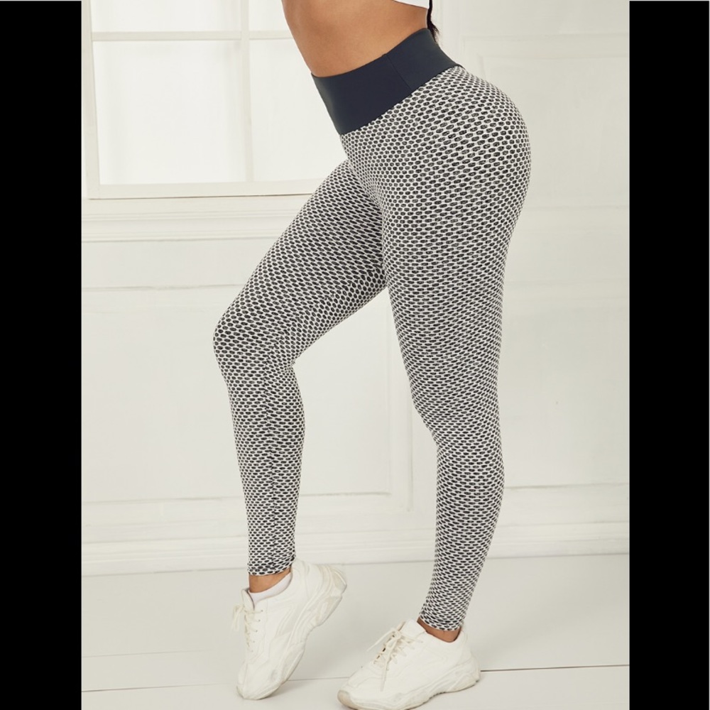 TikTok Ruched Butt Lifting Hi-Waist Skinny Fit Work out/Yoga Pants